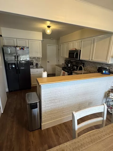 Kitchen - 3033 Anton Cir, Aurora, IL 60504 photo 7 of 7