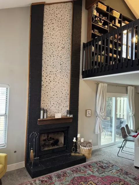 Living - 3033 Anton Cir, Aurora, IL 60504 photo 3 of 7
