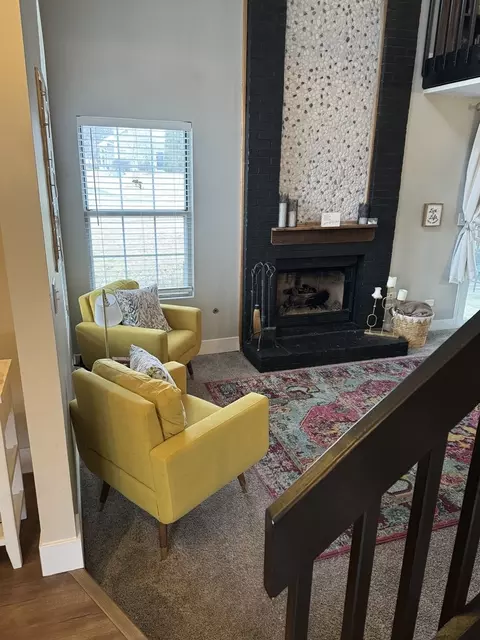 Living - 3033 Anton Cir, Aurora, IL 60504 photo 2 of 7