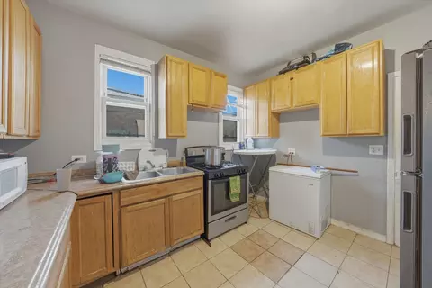 Kitchen - 65 E 102nd Pl, Chicago, IL 60628 photo 1 of 3