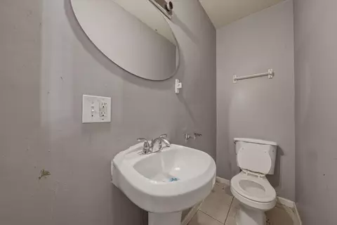Bath - 65 E 102nd Pl, Chicago, IL 60628 photo 1 of 2