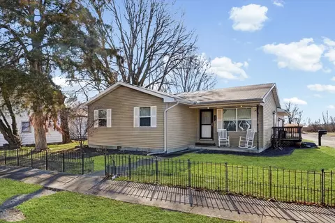 306 W B W Lytle St, Newman, IL 61942