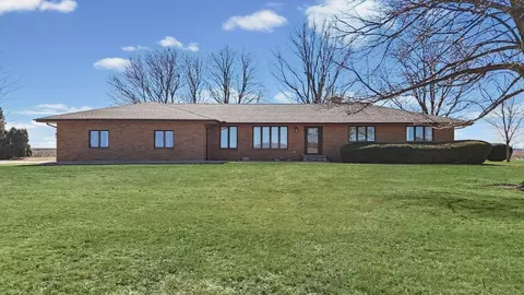 36215 E 200 North Rd, Bellflower, IL 61724