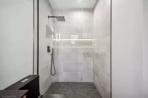 Bath - 1752 Maclean Ct, Glenview, IL 60025 photo 5 of 7