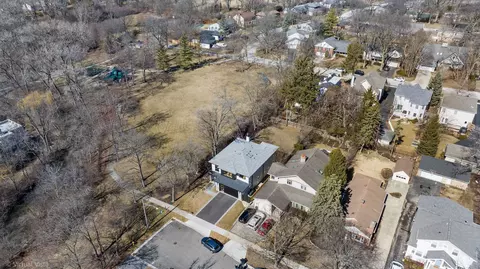 View/Area - 1752 Maclean Ct, Glenview, IL 60025 photo 2 of 7