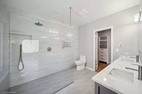 Bath - 1752 Maclean Ct, Glenview, IL 60025 photo 2 of 7