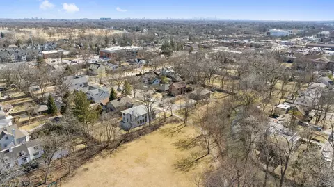 View/Area - 1752 Maclean Ct, Glenview, IL 60025 photo 7 of 7