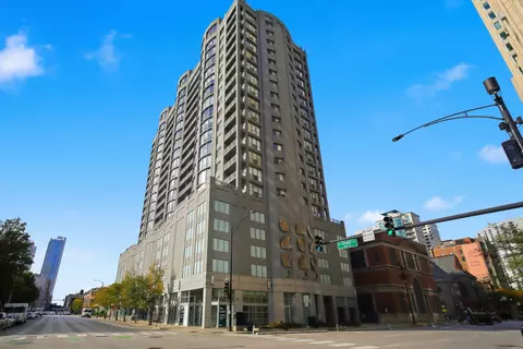 600 N Dearborn St #1812, Chicago, IL 60654