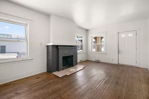 Living - 1295 E Merchant St, Kankakee, IL 60901 photo 4 of 4