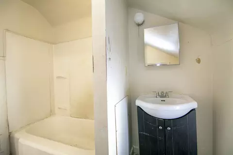 Bath - 1295 E Merchant St, Kankakee, IL 60901 photo 1 of 2