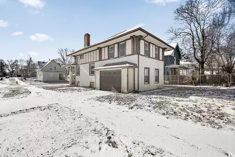 Exterior - 1295 E Merchant St, Kankakee, IL 60901 photo 3 of 4