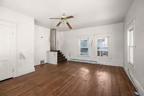 Living - 1295 E Merchant St, Kankakee, IL 60901 photo 3 of 4