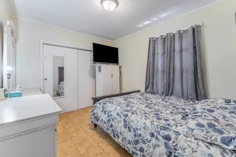 Bedroom - 1333 Willow Ave, Des Plaines, IL 60016 photo 2 of 5
