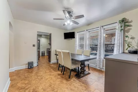 Dining - 1333 Willow Ave, Des Plaines, IL 60016 photo 1 of 2