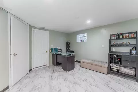 Entry Way - 1333 Willow Ave, Des Plaines, IL 60016 photo 4 of 5
