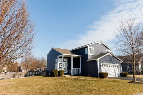 1251 S Pleasant Hl, Waukegan, IL 60085