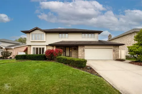 8313 Aster Ln, Tinley Park, IL 60477