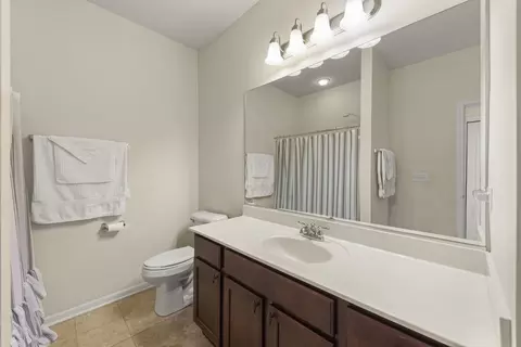 Bath - 16626 S Fox Run Cir, Plainfield, IL 60586 photo 2 of 2