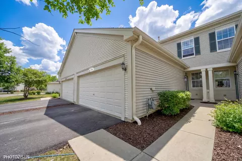 634 W Jonathan Dr #2, Round Lake, IL 60073