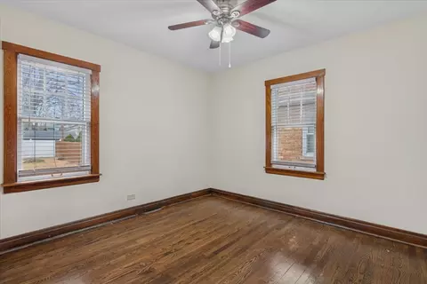 Bedroom - 652 E Prairie Ave, Des Plaines, IL 60016 photo 1 of 3