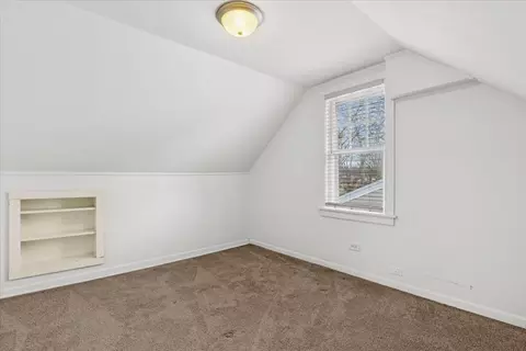 Bedroom - 652 E Prairie Ave, Des Plaines, IL 60016 photo 2 of 3
