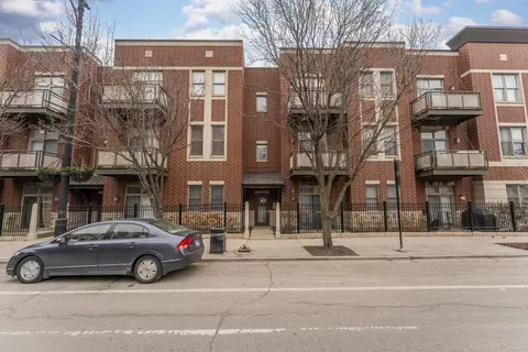 1355 S Halsted St #204, Chicago, IL 60607