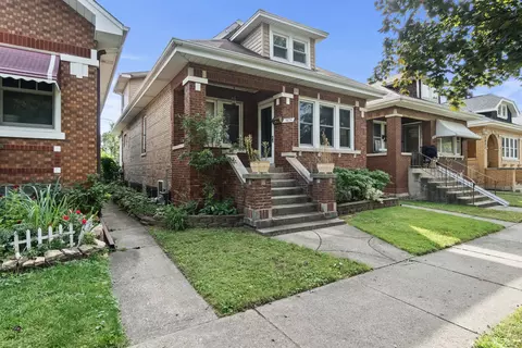 3825 Kenilworth Ave, Berwyn, IL 60402
