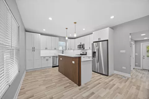 Kitchen - 209 N Hunter St, Thornton, IL 60476 photo 1 of 4