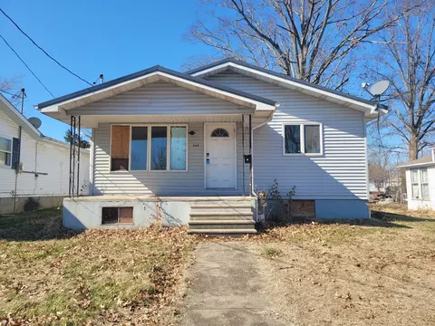 609 S Ledford St, Harrisburg, IL 62946