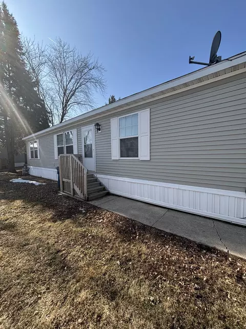 186 Carriage Ln, Sauk Village, IL 60411