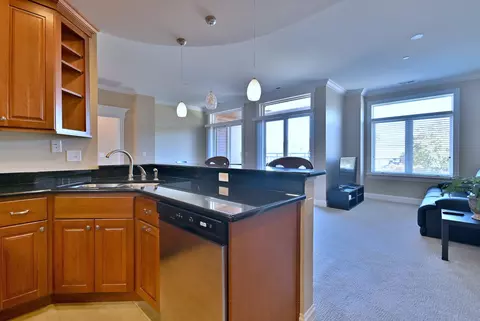 Kitchen - 127 N Walnut St #3D, Itasca, IL 60143 photo 2 of 6
