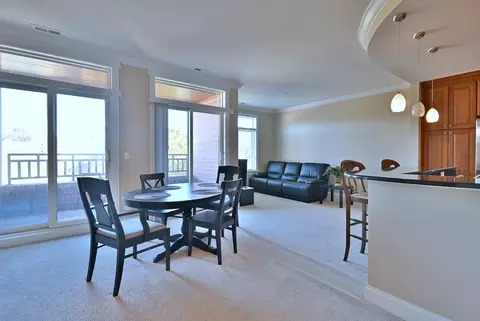 Dining - 127 N Walnut St #3D, Itasca, IL 60143 photo 1 of 5