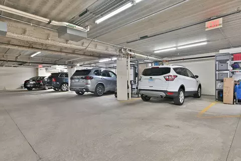 Exterior - 127 N Walnut St #3D, Itasca, IL 60143 photo 6 of 8