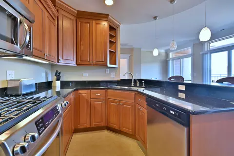 Kitchen - 127 N Walnut St #3D, Itasca, IL 60143 photo 1 of 6