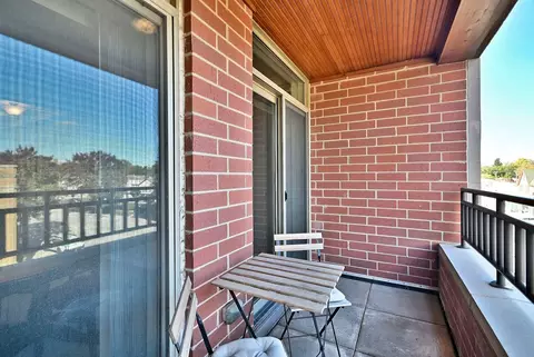 Exterior - 127 N Walnut St #3D, Itasca, IL 60143 photo 4 of 8