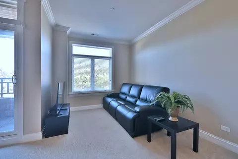 Living - 127 N Walnut St #3D, Itasca, IL 60143 photo 2 of 2