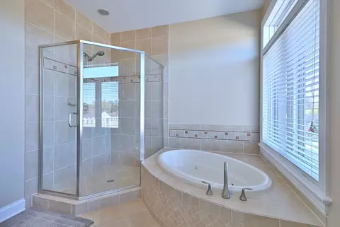 Bath - 127 N Walnut St #3D, Itasca, IL 60143 photo 1 of 4