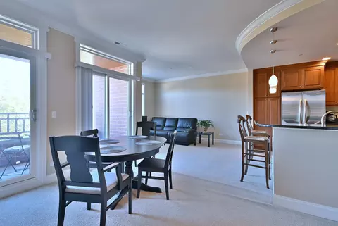 Dining - 127 N Walnut St #3D, Itasca, IL 60143 photo 2 of 5