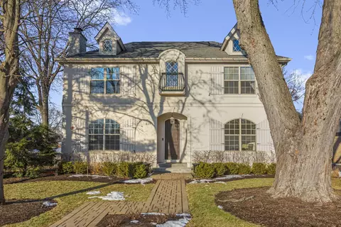 629 Kenwood Ave, Libertyville, IL 60048