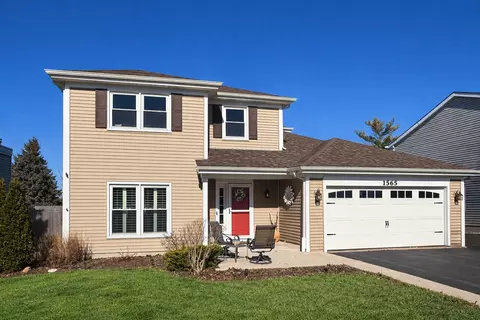 1565 Candlewood Dr, Crystal Lake, IL 60014