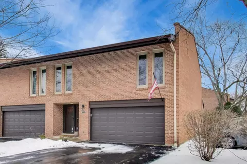 1821 Wildberry Dr #A, Glenview, IL 60025