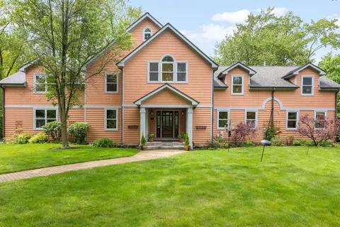 1520 Telegraph Rd, Lake Forest, IL 60045