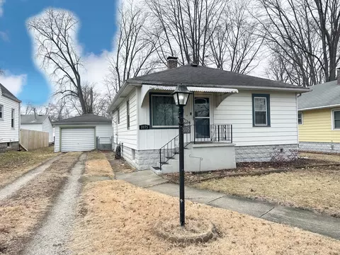 1075 S 7th Ave, Kankakee, IL 60901