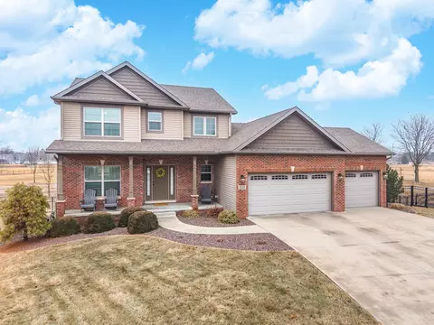 2110 Sinclair Ct, Bloomington, IL 61704