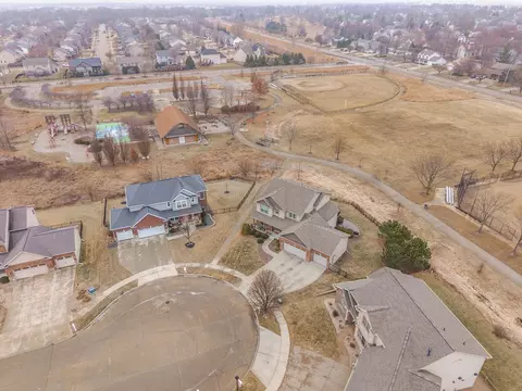 View/Area - 2110 Sinclair Ct, Bloomington, IL 61704 photo 2 of 10