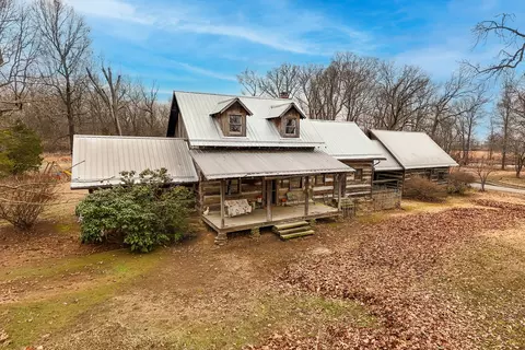 701 Old Johnston City Rd, West Frankfort, IL 62896