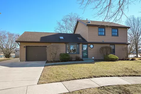 123 Heather Ln, Streamwood, IL 60107