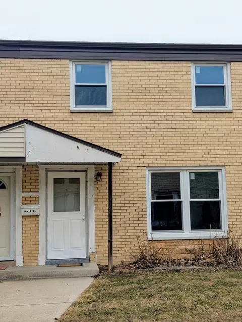 842 Colonial Dr #B, Wheeling, IL 60090