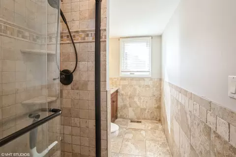 Undisclosed, Hoffman Estates, IL 60169 photo 18