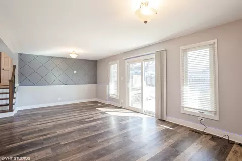 Undisclosed, Hoffman Estates, IL 60169 photo 10